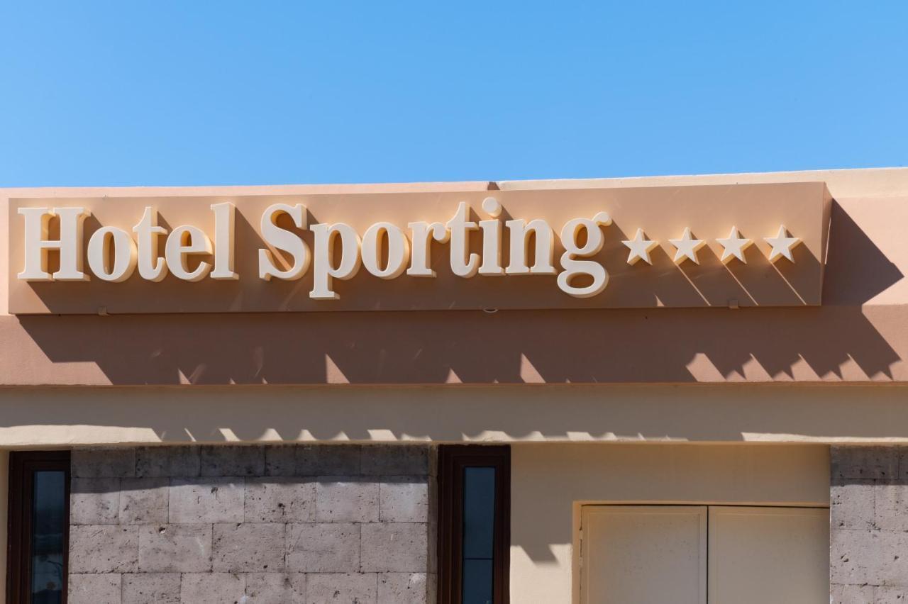 Hotel Sporting Вико Екуензе Екстериор снимка